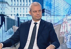 Лидерът на Възраждане разкритикува присъствието на американските самолети в СофияСлед