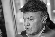 Легендарният вратар почина на 63 години след тежък инсултПоклонението пред
