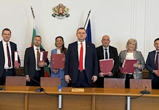 Партията внесе над 12 000 подписа в ЦИКЛидерът на ДПС