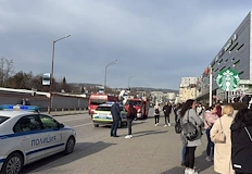 Полицията приключи щателната проверка търговският обект функционира нормалноТърговският център във