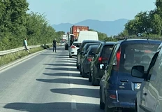 Свлачища и ремонти затрудняват пътуването в цяла Северна БългарияДвижението по
