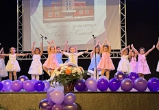 Учениците затвориха специално послание към бъдещите поколения в капсула на