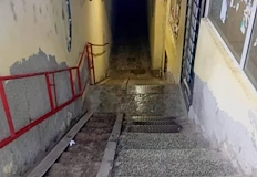 Стотици русенци газят в кал заради незаконни ВиК връзкиСтотици ученици