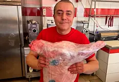 Инфлацията изяде евтиното агнешко за ВеликденТрадиционната великденска трапеза ще излезе