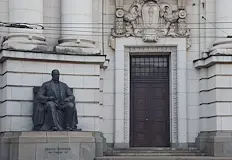 Академичният съвет назначи служебен декан след серия скандалиРекторът на Софийския