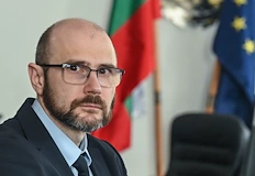 Борислав Сарафов извади кореспонденция с Лаура Кьовеши в своя защитаОстра