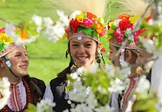 Местното читалище възражда старите български традиции в съботаДесетки млади момичета