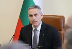 Служебният премиер разкри схеми за купуване на цели секцииСлужебният министър председател
