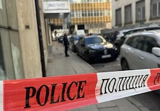 Сапьори проверяват изоставен сак край Централна пощаЗасилено полицейско присъствие и
