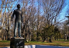 Тържествената церемония ще се състои пред паметника на Апостола в