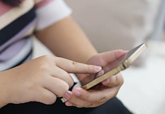 Престъпниците звънят на мобилни телефони за париДецата вече попадат директно