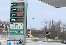 Липса на гориво блокира базата на Лукойл РусеГоривата по