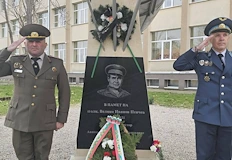 Навършиха се 92 години от рождението на изтъкнатия пилот инструкторВчера във