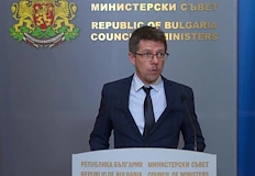 Бившият вицепремиер коментира оттеглянето си на фона на скандала с
