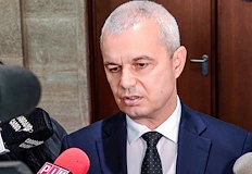Лидерът на Възраждане поиска 150 евро за възрастните хораЛидерът на