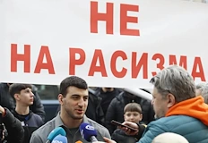 Десетки спортисти и родители излязоха на протест пред спортното министерствоДесетки