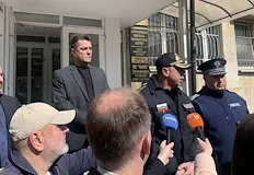 Полицията откри списъци хиляди евро и чужди лични картиСпециализирана акция