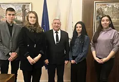 Младежите се срещнаха с председателя Христо БелоевЧетирима русенски ученици се