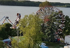 Рапъри и рок банди забиват на откритата сценаТрадиционният пролетен панаир