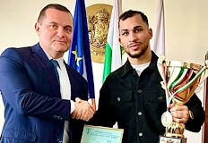 Пето злато от турнир донесе премия на русенецаКметът на Община