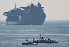 Международната морска организация настоява за спешен хуманитарен коридорОколо 2000 търговски