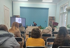 Поетесата подари на библиотеката свой превод на Рубен ДариоИвона Тачева