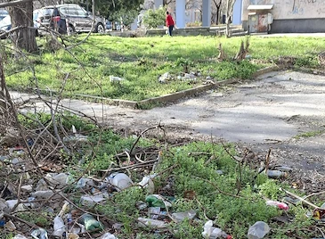 Мизерия край Гимназията по корабостроене