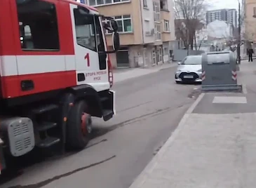 Пожар в подземен гараж отцепи улица в Русе