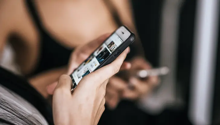 Турците отделят 25 часа за мрежите, българите остават със 17 Турците отделят 25 часа за мрежите, българите остават със 17