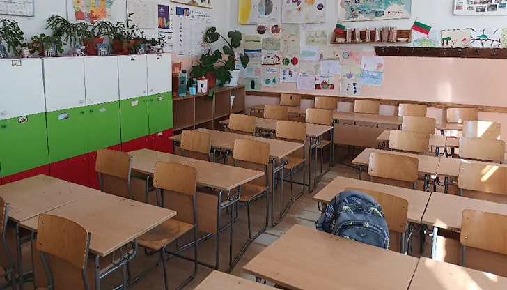 Учениците се връщат в класните стаи на 4 март Учениците се връщат в класните стаи на 4 март