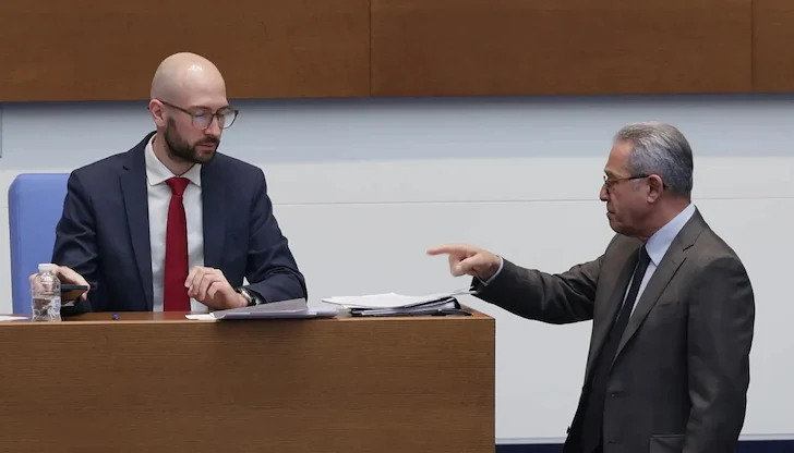 Общините получават право да пренасочват целеви средства за спешни ремонти