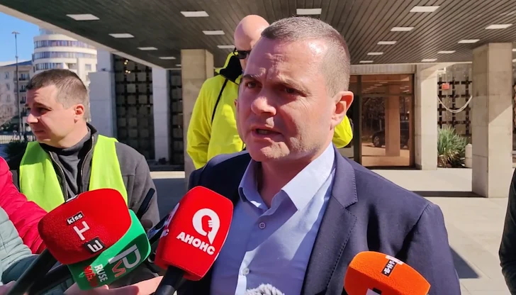 Кметът на Русе иска целева субсидия от държавата за по-високи заплати на шофьорите