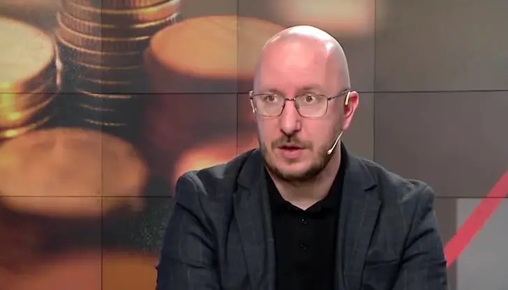 Икономистът предупреждава за опасен милиарден дефицит в хазната