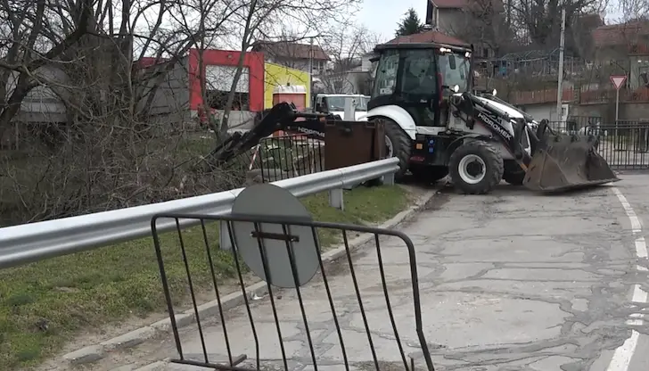 Светофарът ще пуска автомобилите само в едното платно