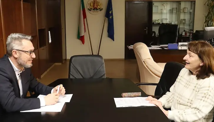 Граждани подадоха десетки сигнали по време на приемния ден на областния управител Граждани подадоха десетки сигнали по време на приемния ден на областния управител