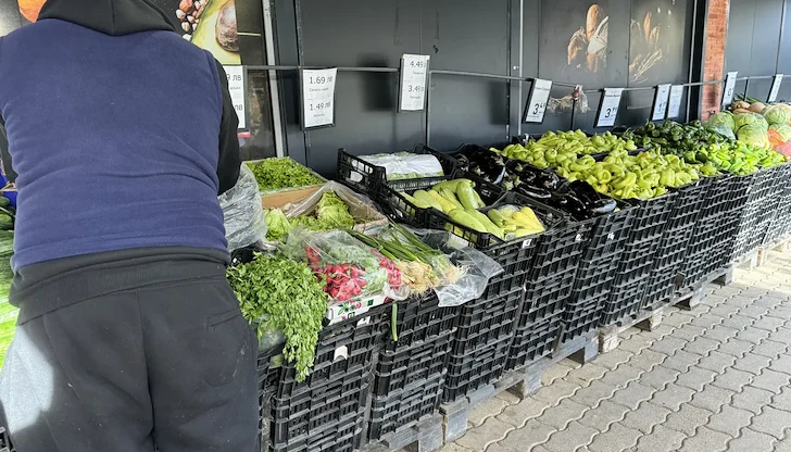 Годишната инфлация се задържа над три процента Годишната инфлация се задържа над три процента