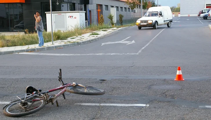 Детето е настанено в бургаска болница с множество контузии, но без опасност за живота Детето е настанено в бургаска болница с множество контузии, но без опасност за живота
