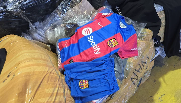 Митничарите откриха ментетата в два автобуса