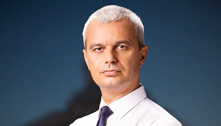 Лидерът на "Възраждане" отправи остри политически послания навръх националния празник Лидерът на "Възраждане" отправи остри политически послания навръх националния празник