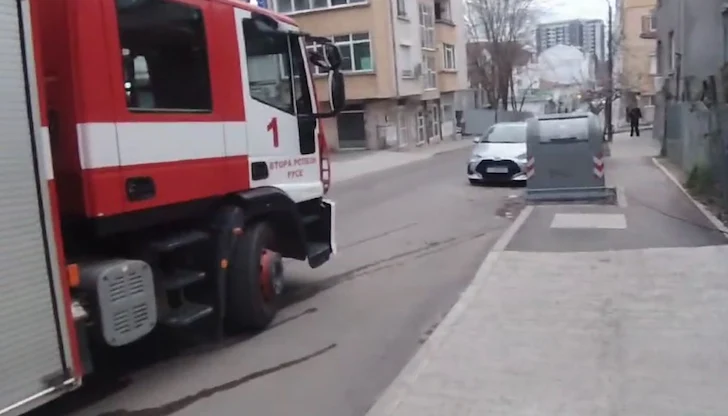 Гъст дим блокира района около улица "Вардар"