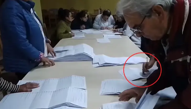 ЦИК призна за абсурда, но няма право да спре назначенията ЦИК призна за абсурда, но няма право да спре назначенията