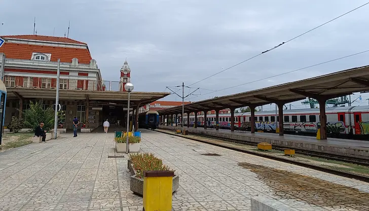 Часовата разлика променя тръгването на сутрешните композиции Часовата разлика променя тръгването на сутрешните композиции