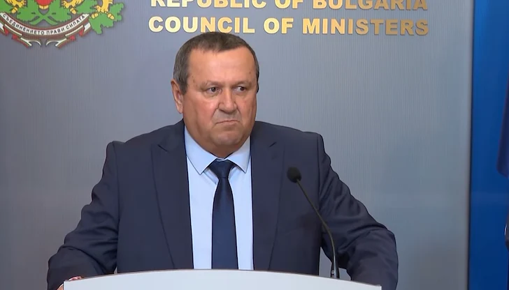 Близо 1,6 милиона пенсионери ще получат финансова подкрепа за празниците