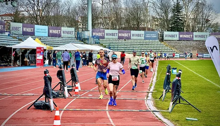 Легендата Руско Кадиев и местни ветерани се включват в щафетата Легендата Руско Кадиев и местни ветерани се включват в щафетата