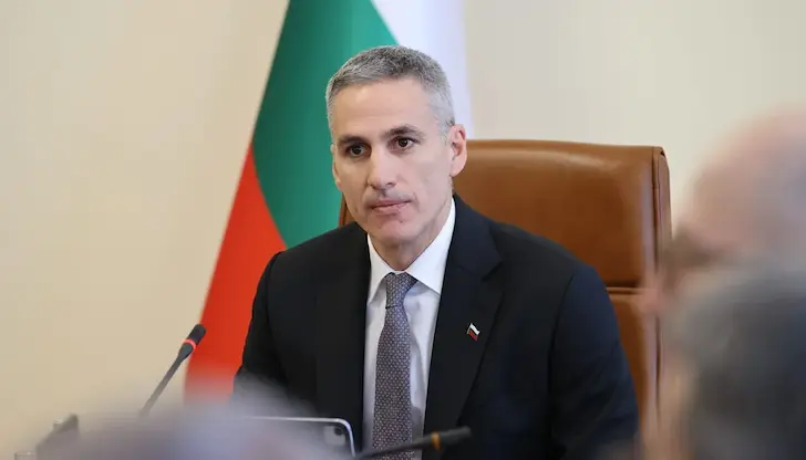 Служебният премиер разкри схеми за купуване на цели секции Служебният премиер разкри схеми за купуване на цели секции