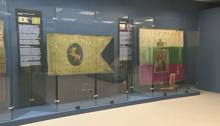 Ушитият от 14-годишно момиче трибагреник се показва само днес