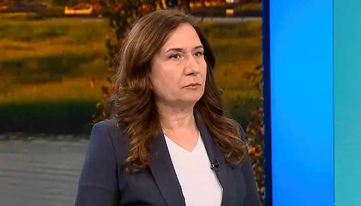 Очакват ни сериозни температурни амплитуди и следобедни бури за празниците