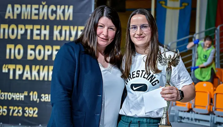 Русенката защити престижното отличие на международния тепих Русенката защити престижното отличие на международния тепих