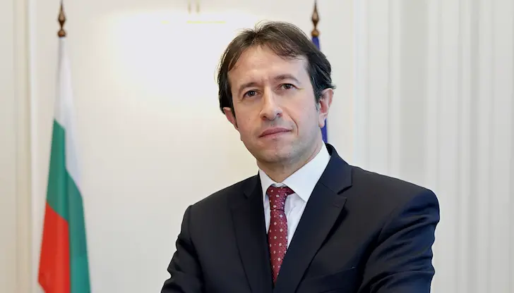 Приоритет остава развитието на Коридор номер 8, както и модернизацията на летищата и пристанищата