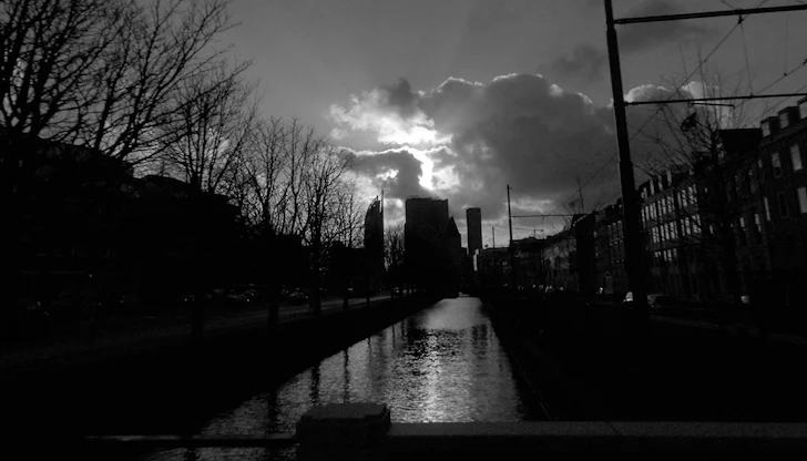 Възстановяват поетапно електрозахранването в иракските провинции Възстановяват поетапно електрозахранването в иракските провинции